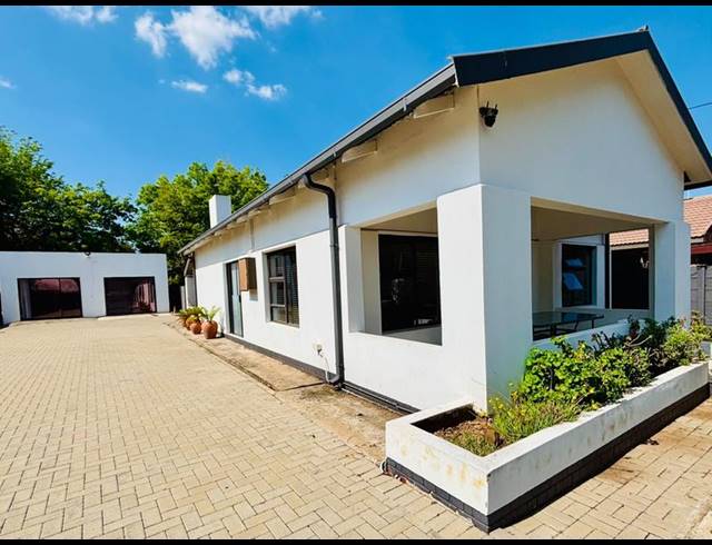 5 BEDROOM HOUSE FOR SALE IN BRANDWAG